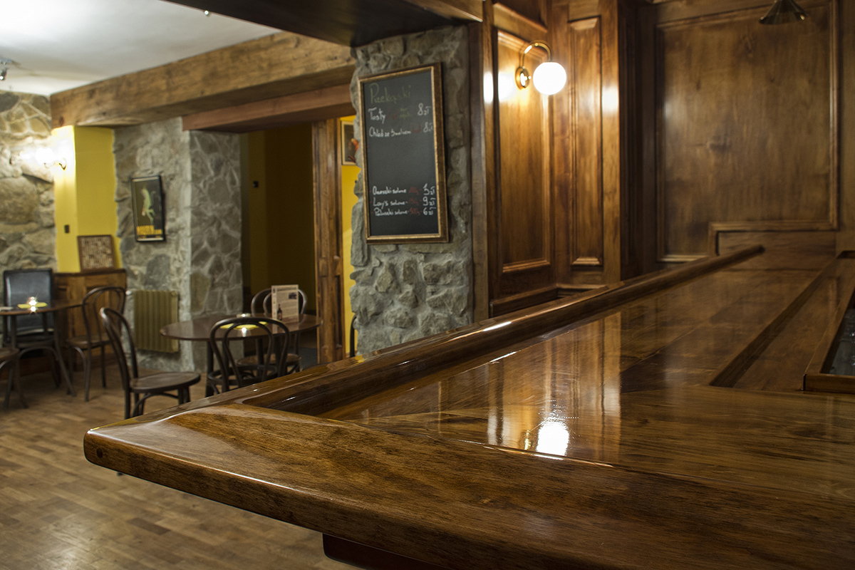drewniane bary do pubów i klubów
